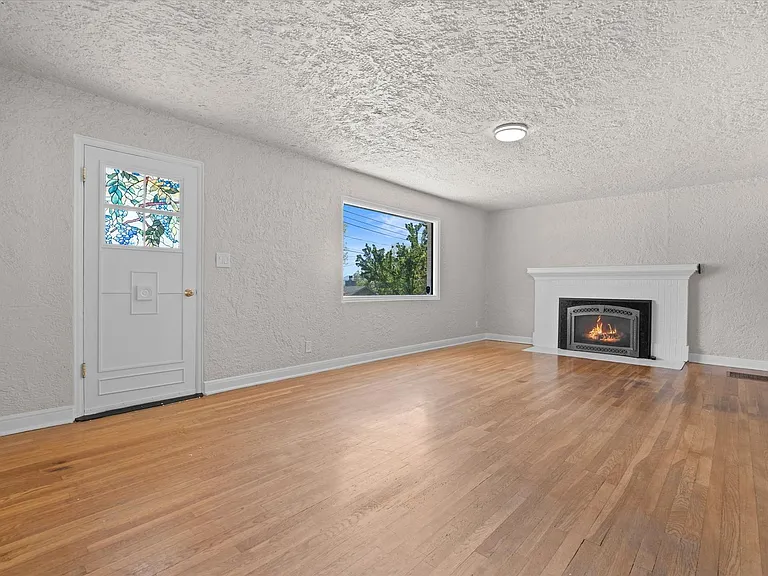 1117 Codel Way — Photo 7