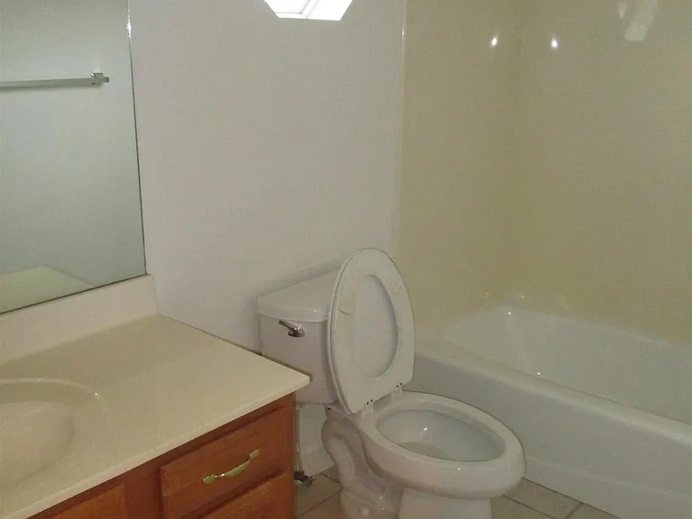 9153 Parliament Cir — Photo 27