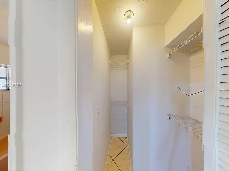 6811 SW 16th St — Photo 10