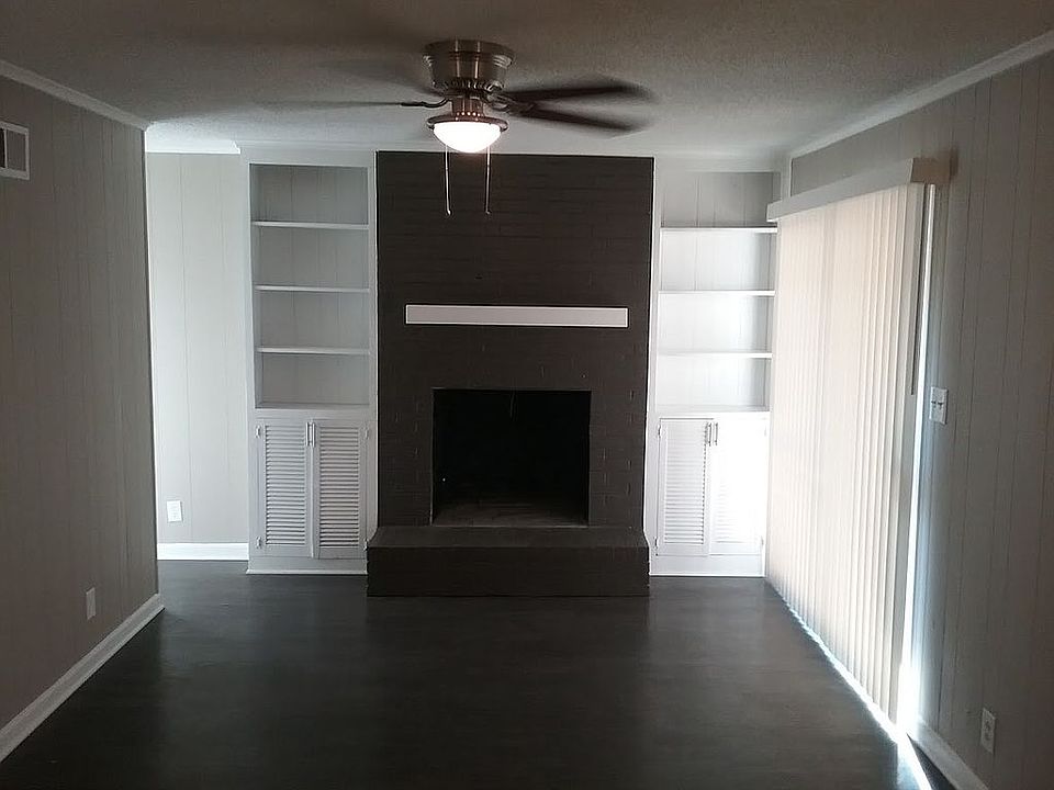 2nd image of 2050 Carrolton Dr
