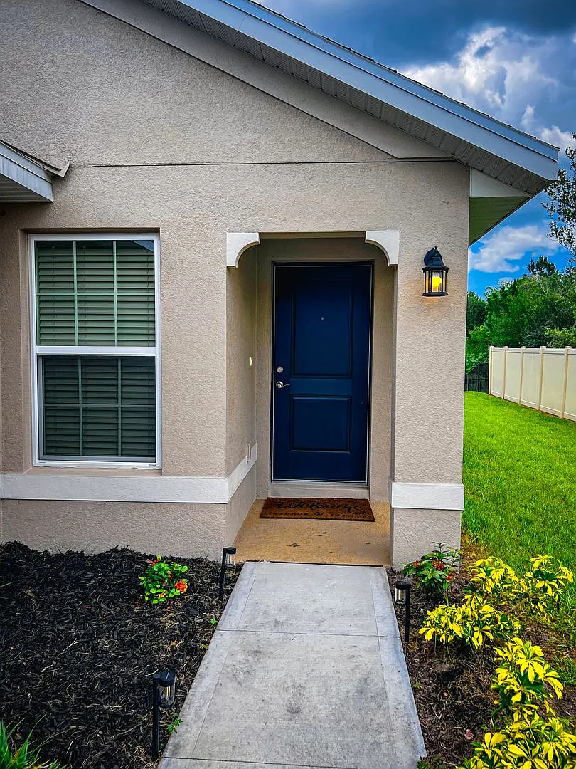 Beautiful 3 Bedroom Home with Pond View & No Rear Neighbors — Photo 3