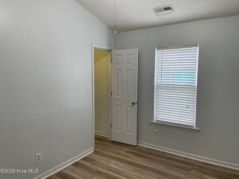 480 Saltaire Dr SW — Photo 23