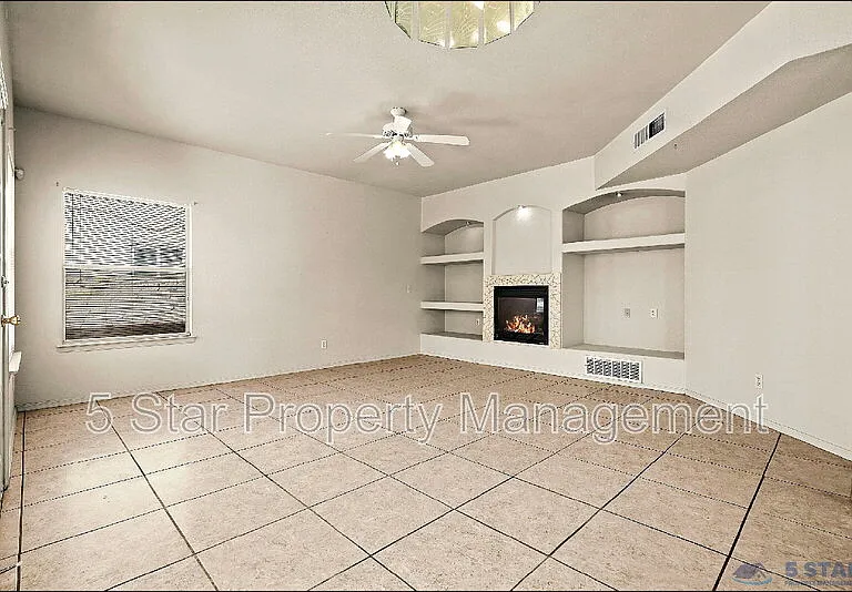 1315 Olga Mapula Dr — Photo 17