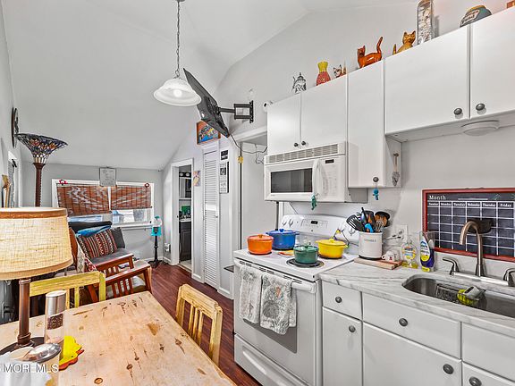 3rd image of 321 Park Place Ave #C