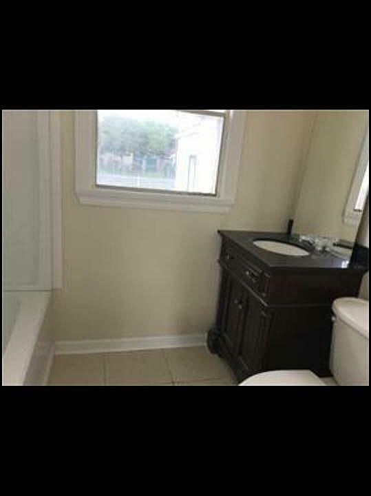 2nd image of 752 Brown Ave