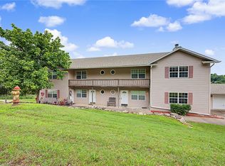 18 Green Meadow Ln, Eureka Springs, AR 72631