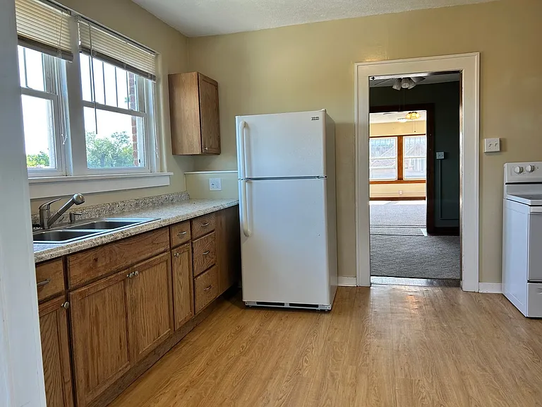 119 S A St #6 — Photo 9