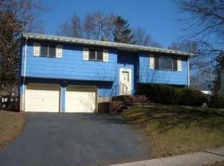 11 Fulton Rd, Somerset, NJ 08873