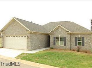 140 Stillmere Ct, Winston Salem, NC 27101