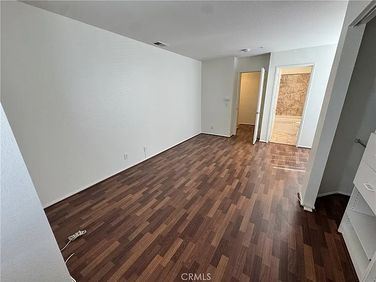 201 Laurel Ave — Photo 13