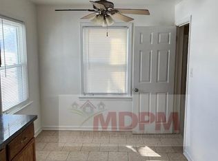 18457 Whitcomb St, Detroit, MI 48235