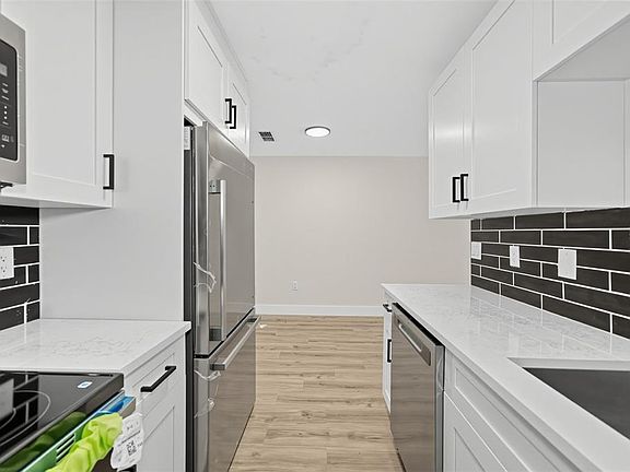 4th image of 2520 GRAVES ROAD #102