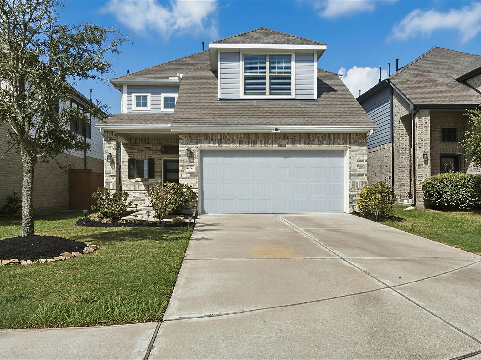 4 bed, 2.5 bath, 2264 sqft, $2,750 — Photo 2