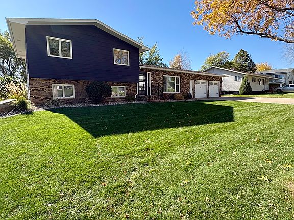 2nd image of 1709 Terrace Dr