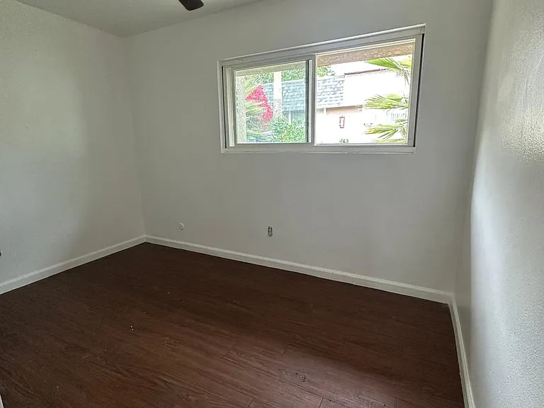 1218 Helix St #1218 — Photo 7