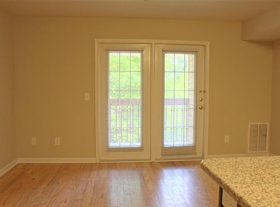 4th image of 701 N Columbia St APT B