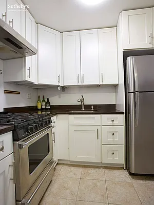 Sold by Sotheby's International Realty | media 2