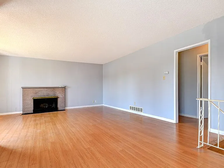 6440 Mara Cres #MAIN — Photo 5