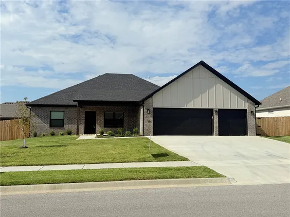 145 N Adler Ave, Farmington, AR 72730