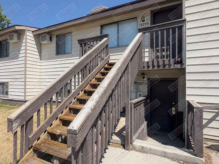 1321 Eagles Nest Cir — Photo 1