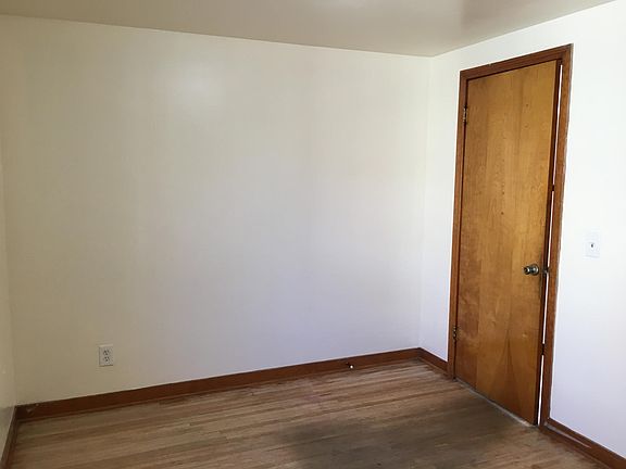 3rd image of 133 Wilkes Ave