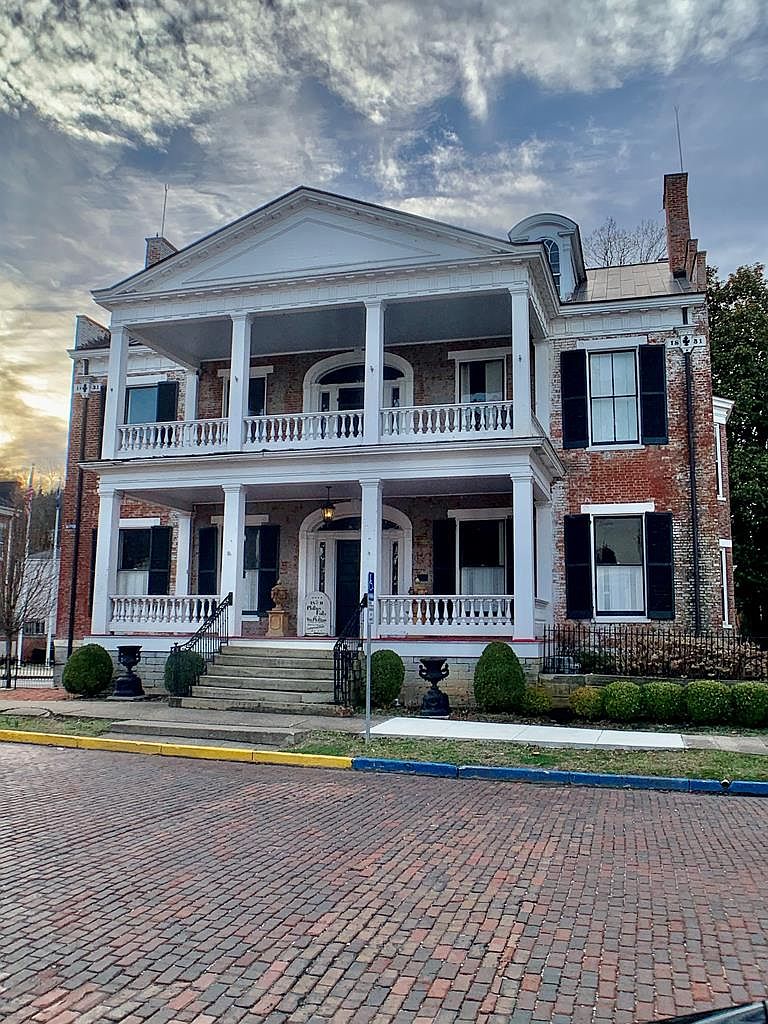 227 Sutton St Maysville Ky 41056 Mls 38172 Zillow