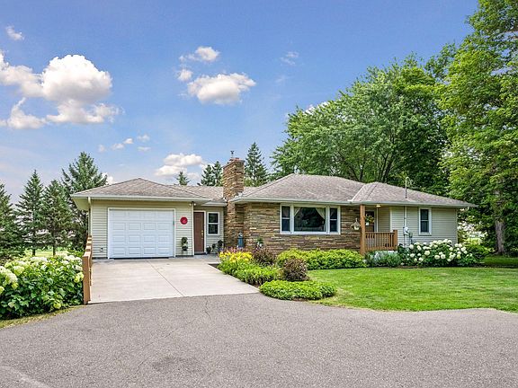 2nd image of 23235 Oakdale Dr