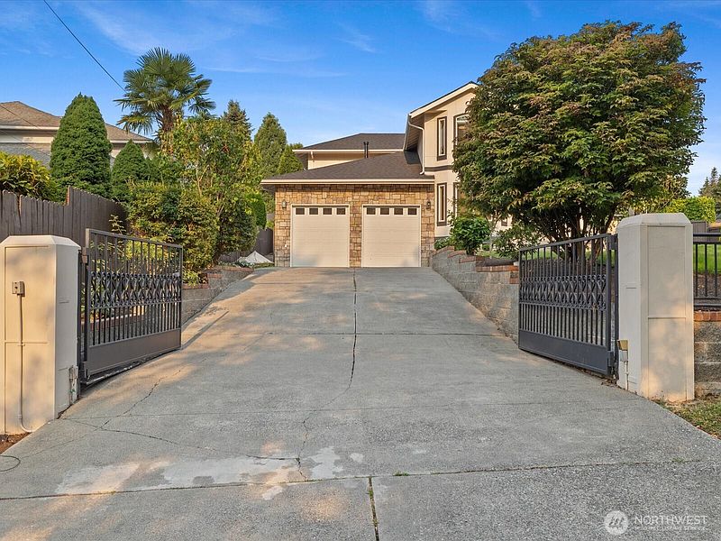 3rd image of 23828 51st Avenue SE