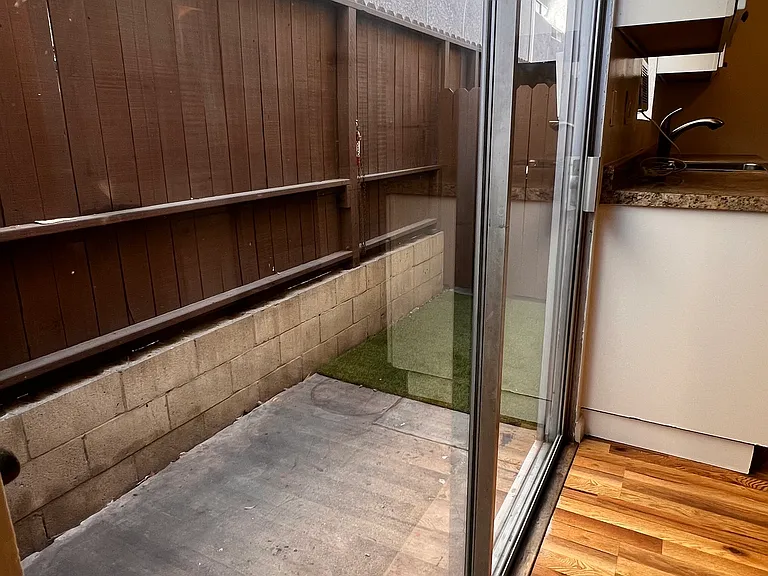 3562 Mentone Ave — Photo 9