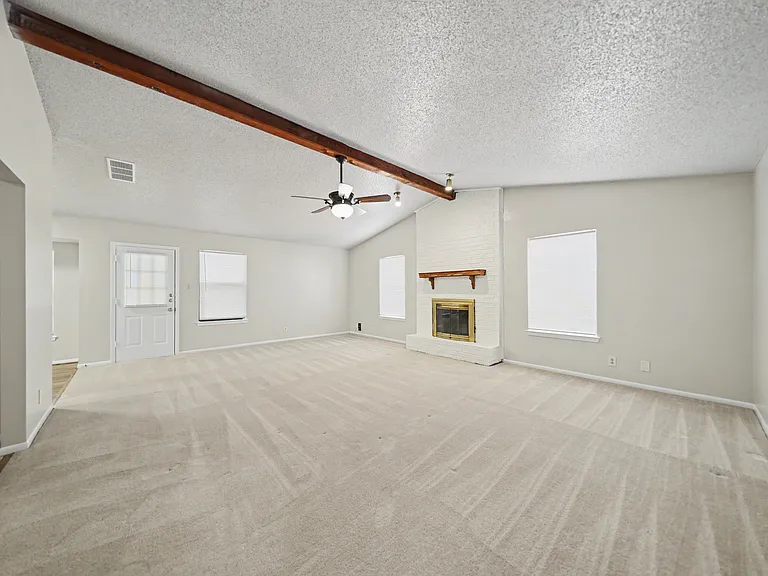 4716 Glass Mountain Dr — Photo 8