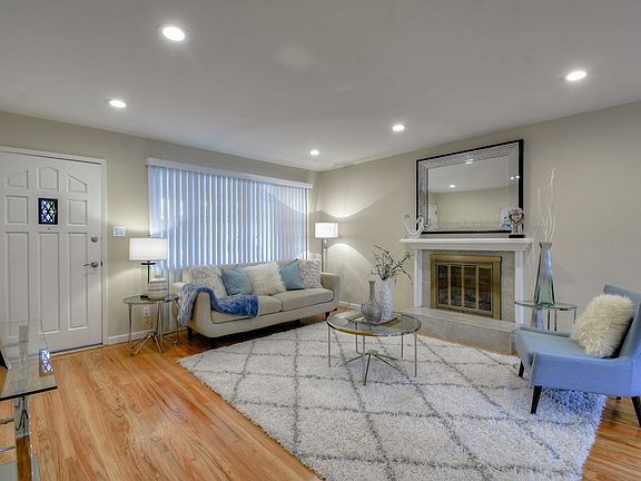 2nd image of 2439 Benton St