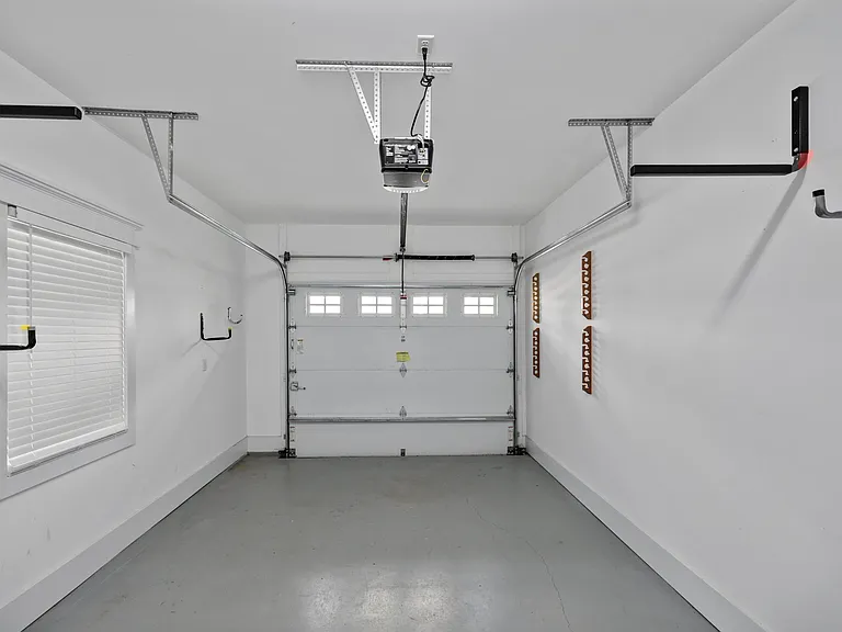 1710 Tearthumb Ct — Photo 33