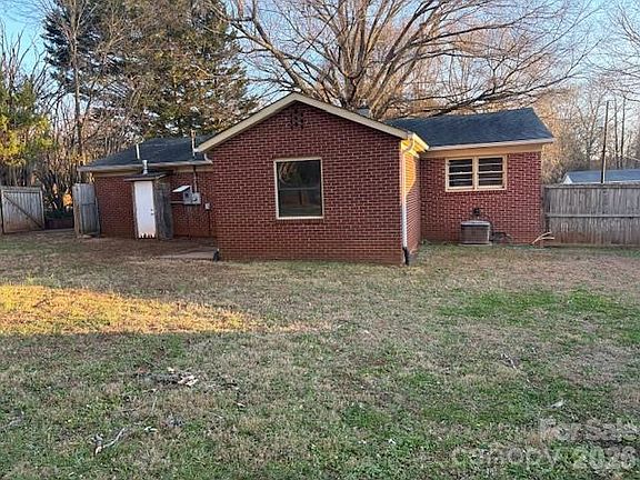 3rd image of 2209 Dale Ave
