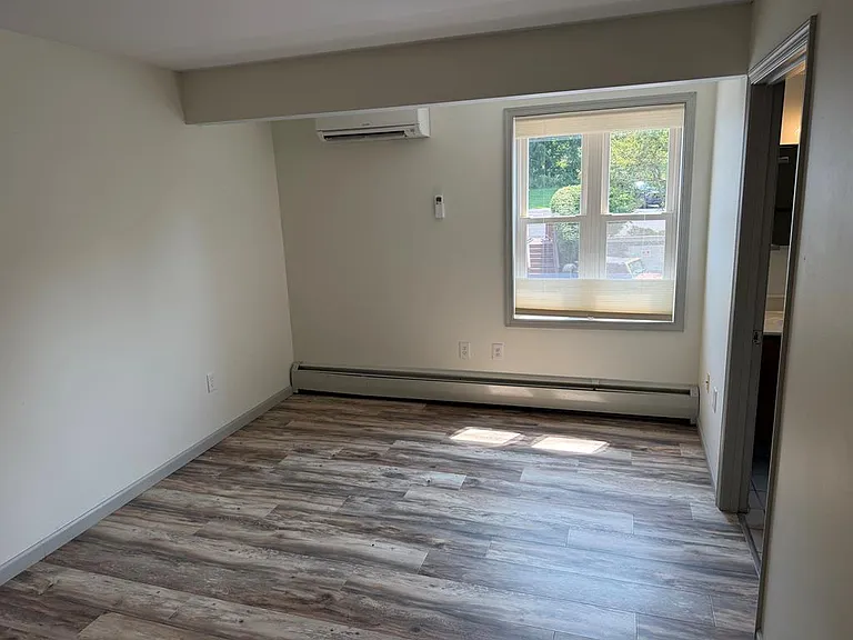 13 Morris Ln #I — Photo 2