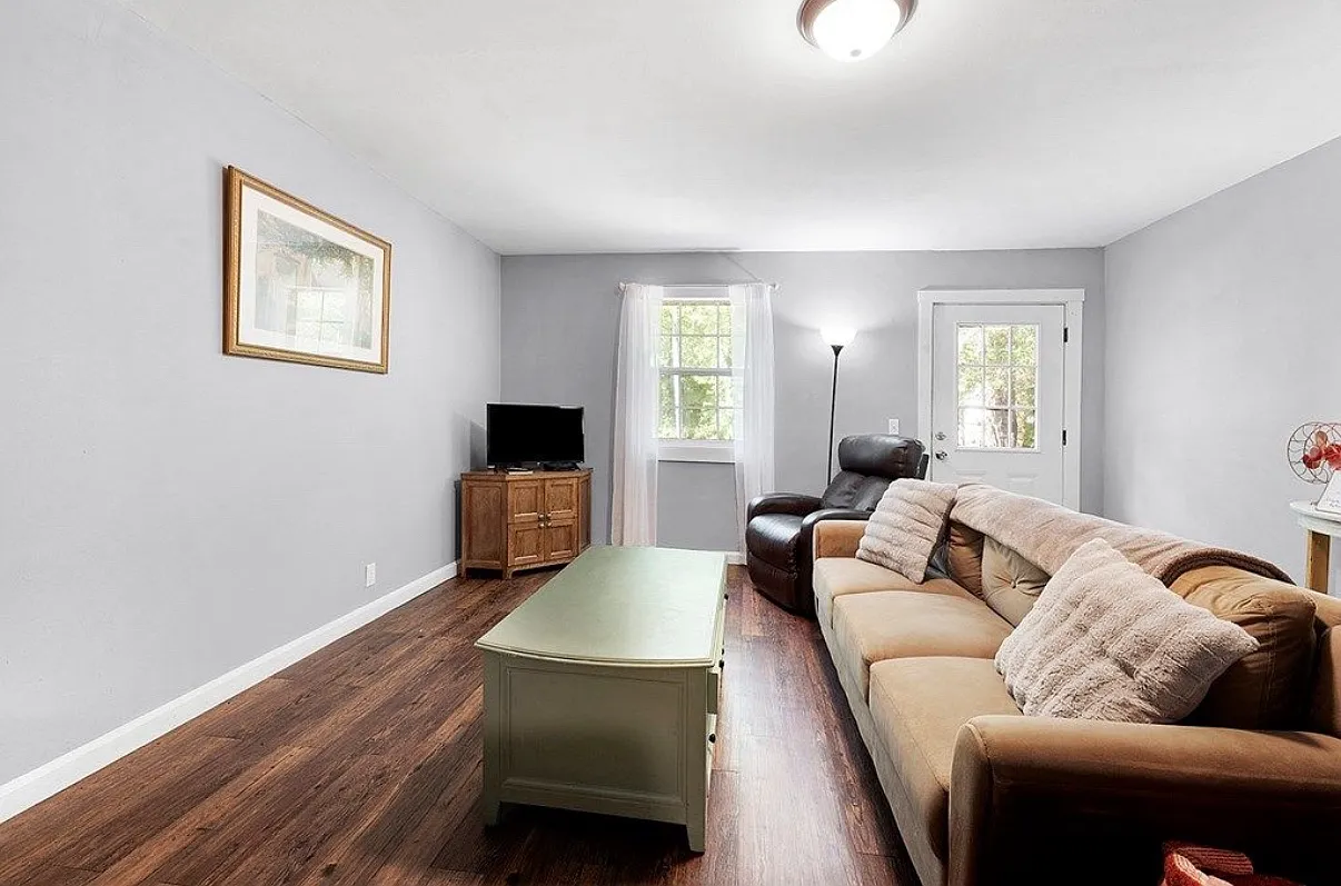 57 Drowsy Ln — Photo 4