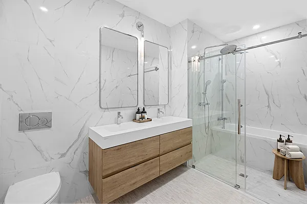 Bathroom, photo 2
