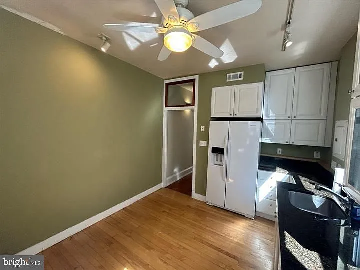 105 E West St #B — Photo 11