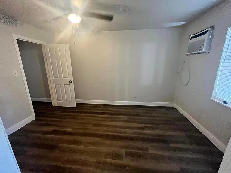 807 NE 3rd St #811 — Photo 6
