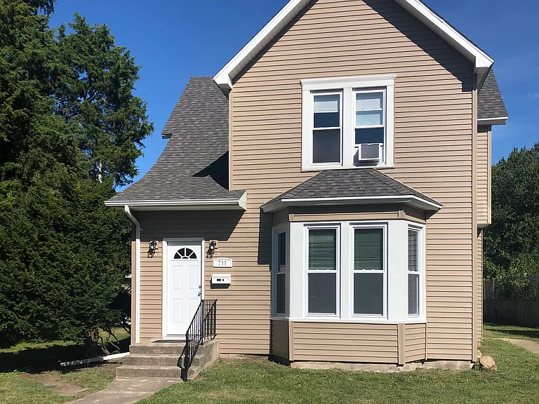 711 N Court St #A — Photo 1