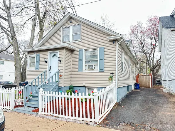 7 Hazelhurst St, New Brunswick, NJ 08901