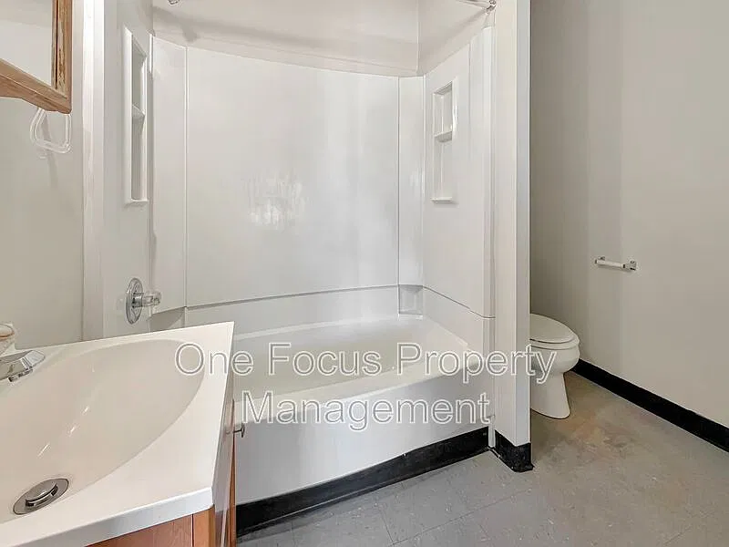Studio, $775 — Photo 2