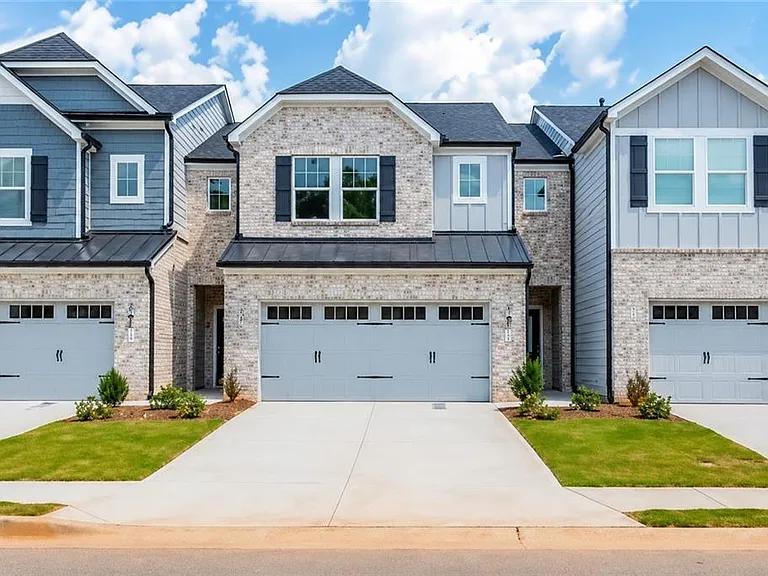 4192 Waratah Way SW — Photo 1
