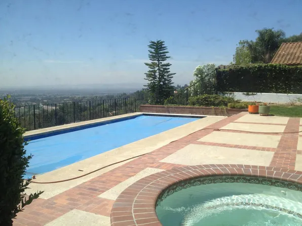 10655 Equestrian Dr, Santa Ana, CA 92705