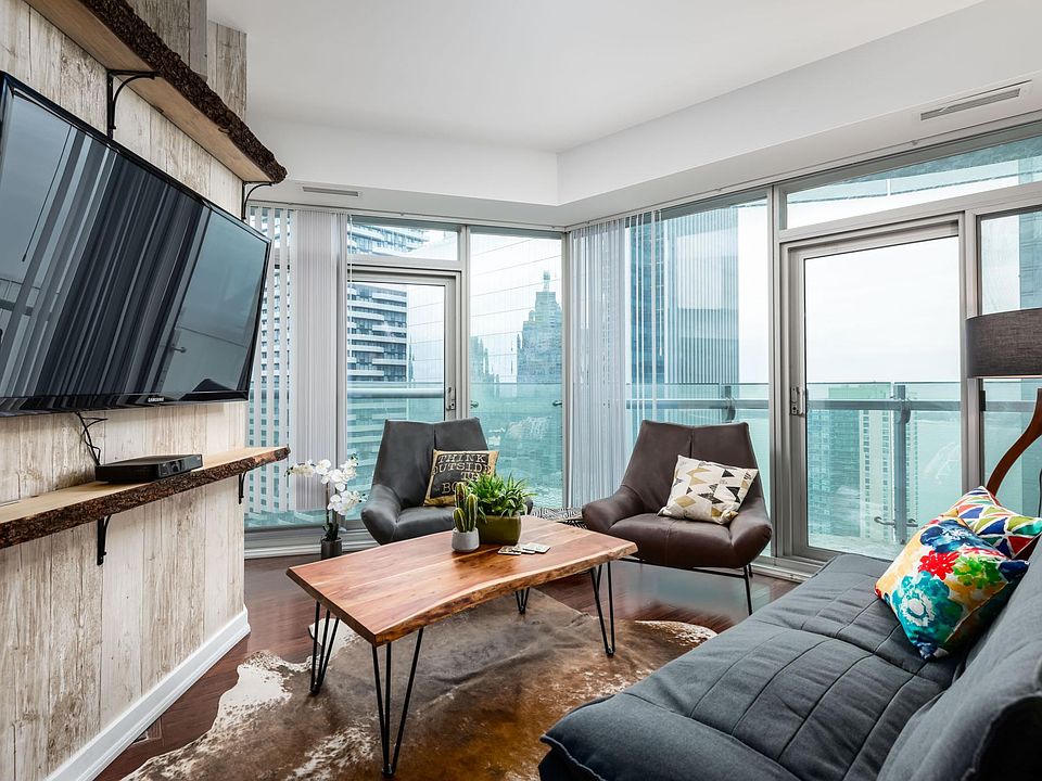 1st image of 14 York St #3303