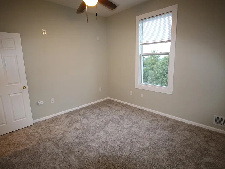 4536 Leo St — Photo 24