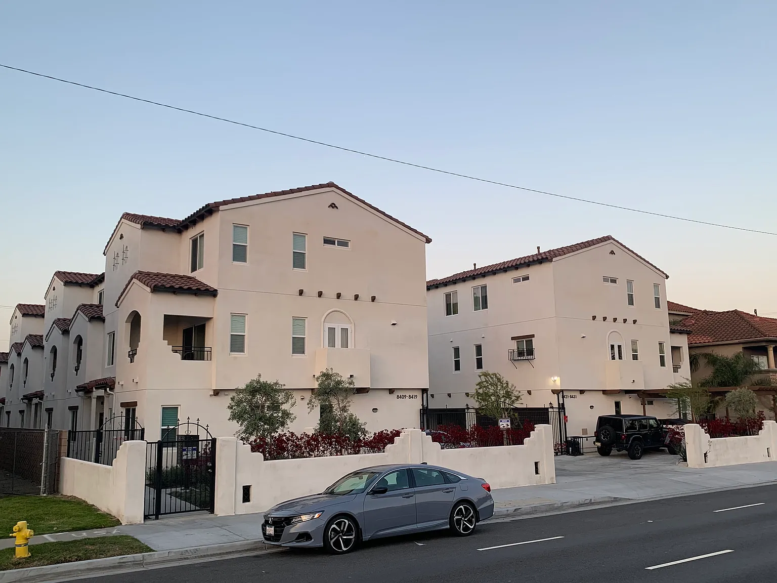 3 bed, 3.5 bath, 1470 sqft, $3,595 — Photo 2