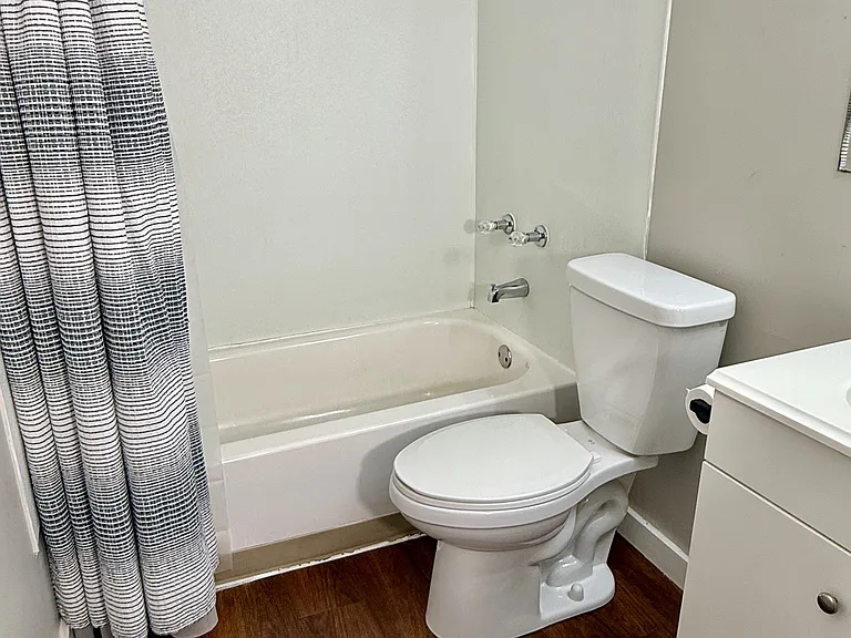 4th street apartments - Midland - 22 — Photo 19