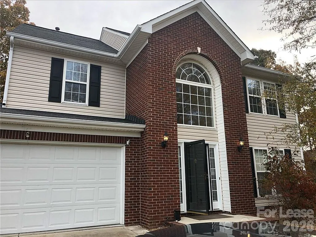 3 bed, 2.5 bath, 1866 sqft, $2,095 — Photo 1