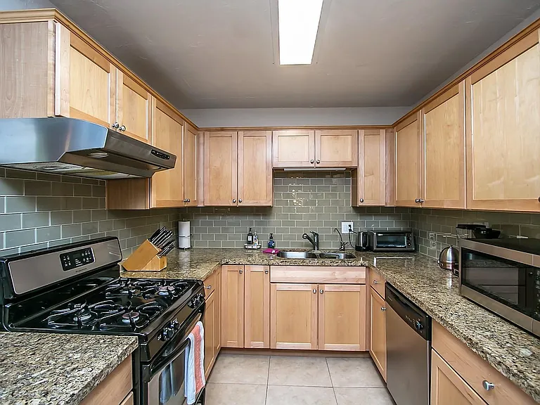 2514 E Campbell Ave — Photo 3