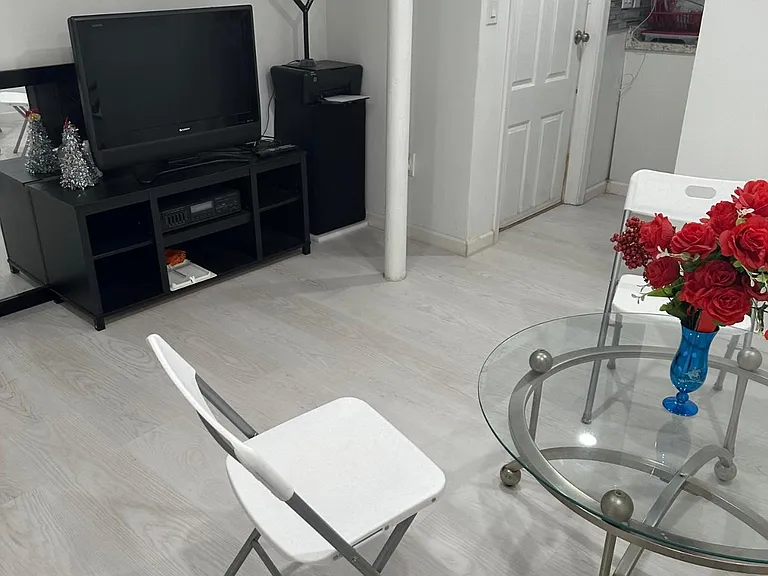 319 Kennedy Blvd #C — Photo 16